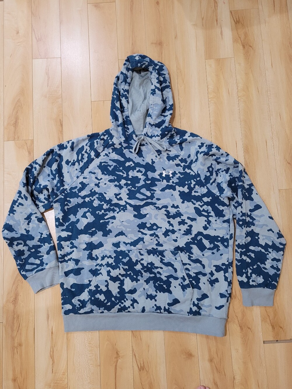 Under Armour men's size XL hoodie